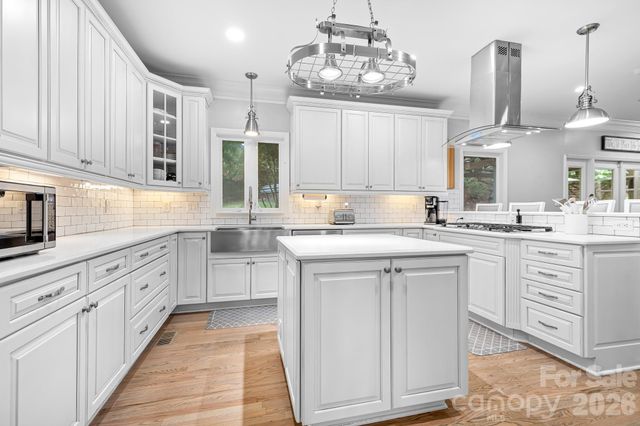 7048 Mariners Court, Tega Cay, SC 29708