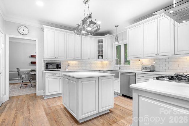7048 Mariners Court, Tega Cay, SC 29708