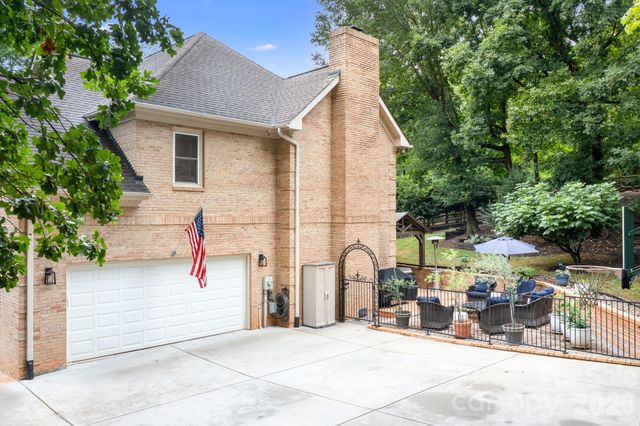 7048 Mariners Court, Tega Cay, SC 29708