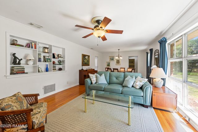 300 W Saint Louis Street, Lafayette, LA 70506