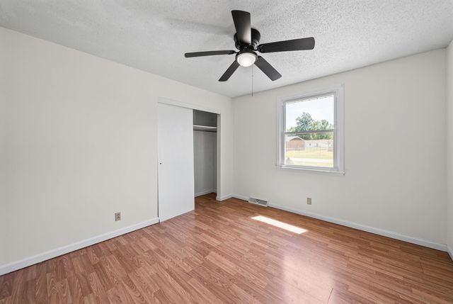 203 Sewell Dr, Clarksville, TN 37042
