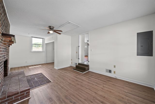 203 Sewell Dr, Clarksville, TN 37042