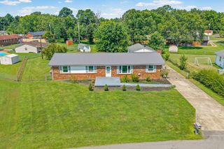 203 Sewell Dr, Clarksville, TN 37042