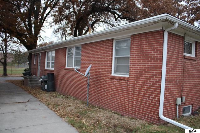 1010 S 39 Street S, Lincoln, NE 68510