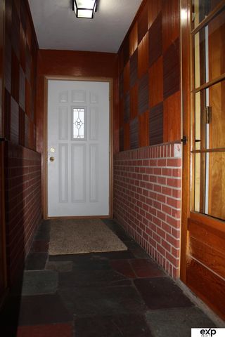 1010 S 39 Street S, Lincoln, NE 68510