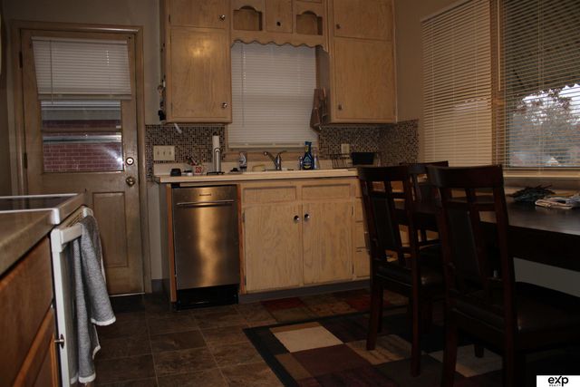 1010 S 39 Street S, Lincoln, NE 68510