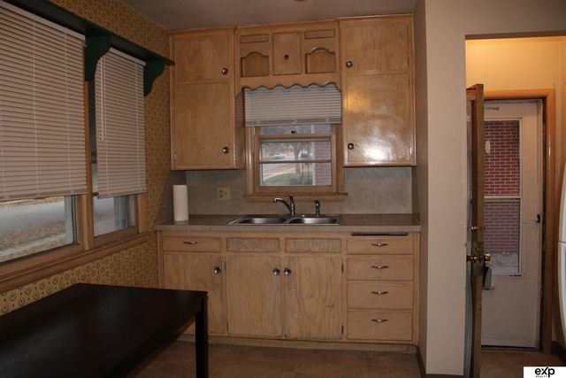 1010 S 39 Street S, Lincoln, NE 68510