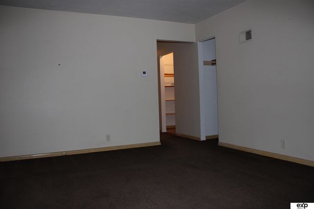 1010 S 39 Street S, Lincoln, NE 68510