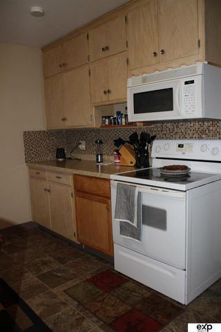 1010 S 39 Street S, Lincoln, NE 68510