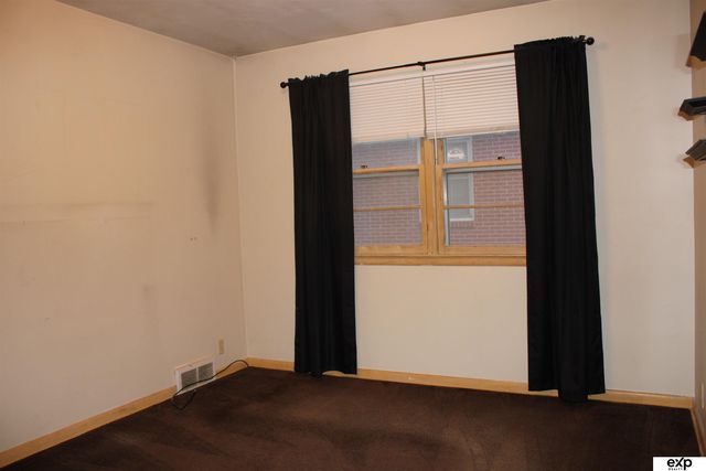 1010 S 39 Street S, Lincoln, NE 68510