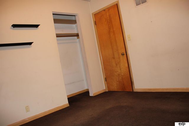 1010 S 39 Street S, Lincoln, NE 68510