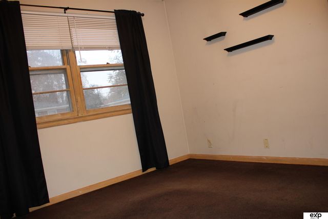 1010 S 39 Street S, Lincoln, NE 68510