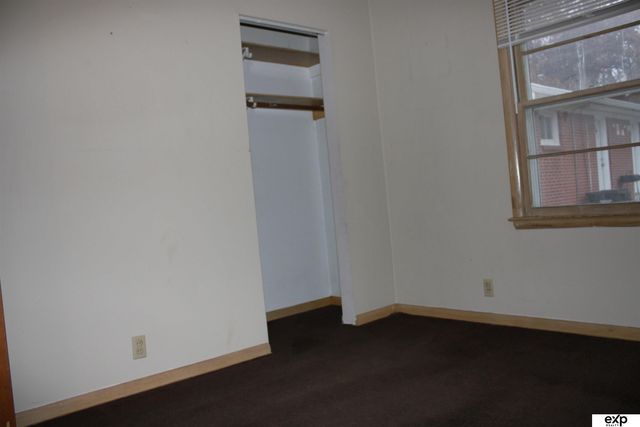 1010 S 39 Street S, Lincoln, NE 68510