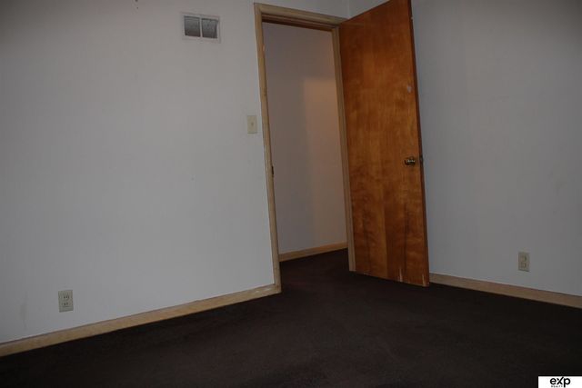 1010 S 39 Street S, Lincoln, NE 68510