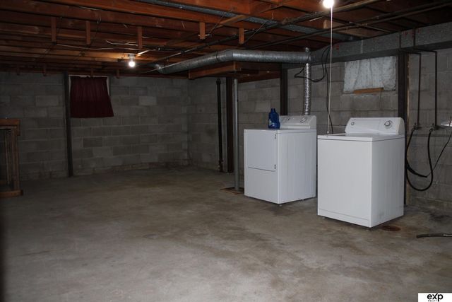 1010 S 39 Street S, Lincoln, NE 68510