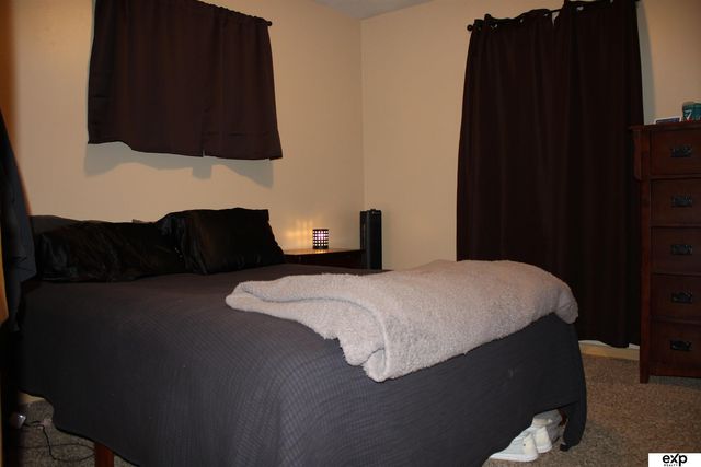 1010 S 39 Street S, Lincoln, NE 68510