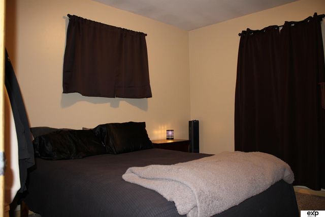 1010 S 39 Street S, Lincoln, NE 68510