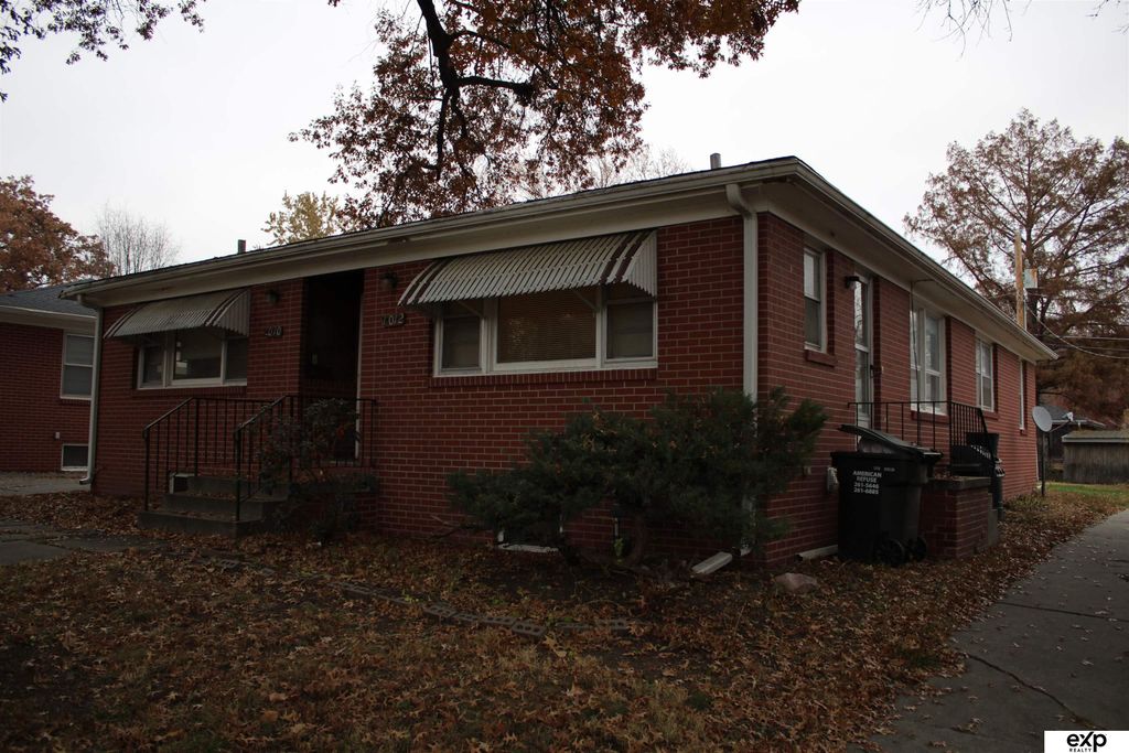 1010 S 39 Street S, Lincoln, NE 68510