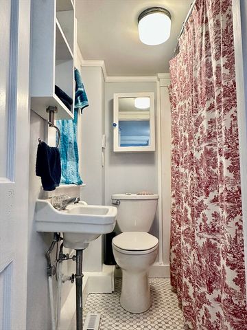 62 Pine Avenue, Barnstable, MA 02601