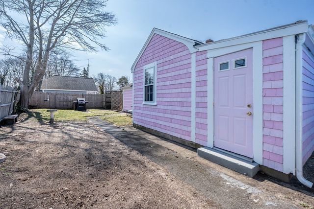 62 Pine Avenue, Barnstable, MA 02601