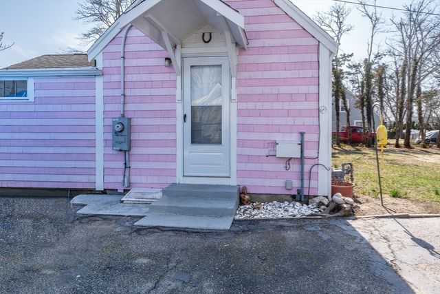 62 Pine Avenue, Barnstable, MA 02601