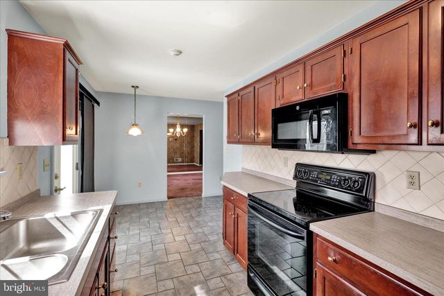 1032 AMITY CIR, Reading, PA 19605