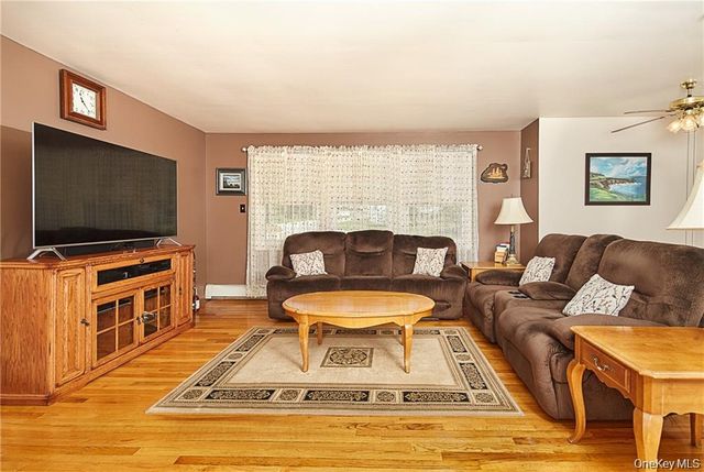 19 Billy Avenue, Washingtonville, NY 10992