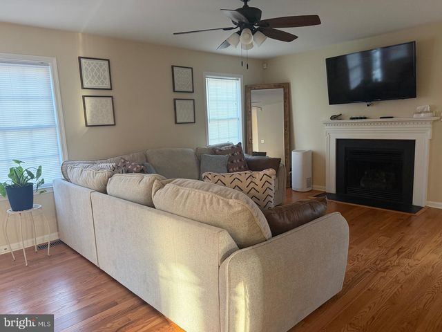 12 COURTNEY CT, Fredericksburg, VA 22405