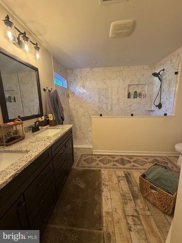 12 COURTNEY CT, Fredericksburg, VA 22405