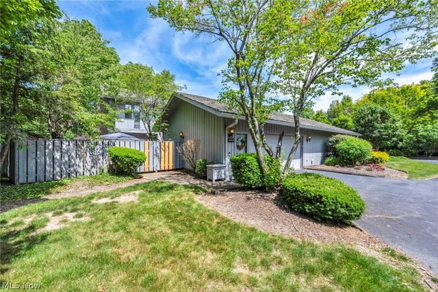 410-29 Willow Circle, Aurora, OH 44202