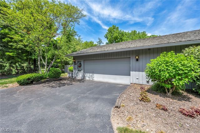410-29 Willow Circle, Aurora, OH 44202