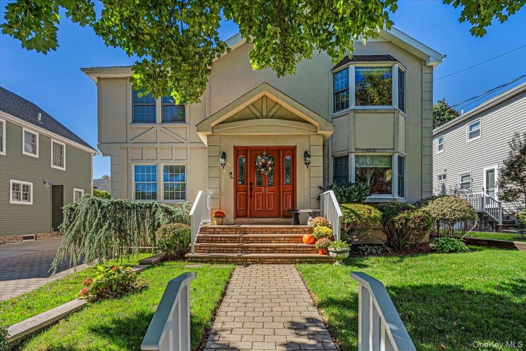22 Clover Avenue, Floral Park, NY 11001 — exterior