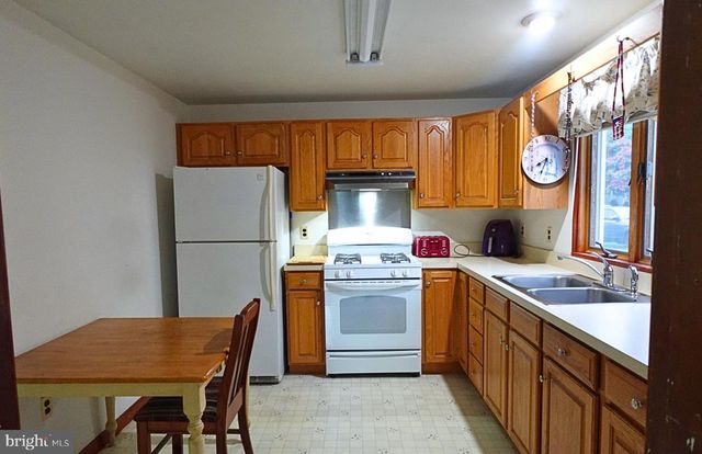 12 HAMPTON RD, Linthicum Heights, MD 21090