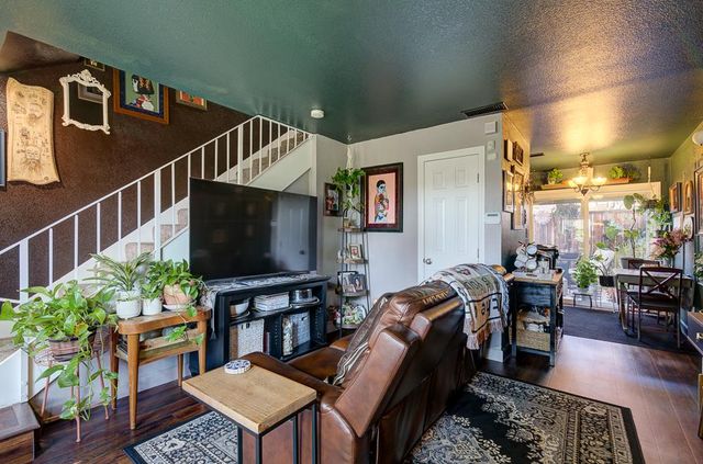 402 N Poplar Avenue, Fresno, CA 93701