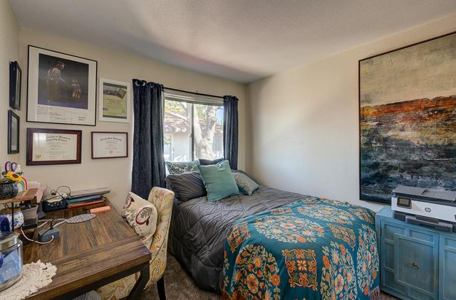 402 N Poplar Avenue, Fresno, CA 93701