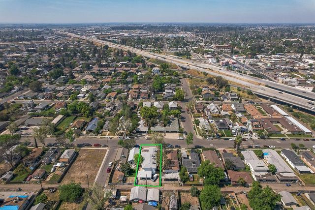 402 N Poplar Avenue, Fresno, CA 93701