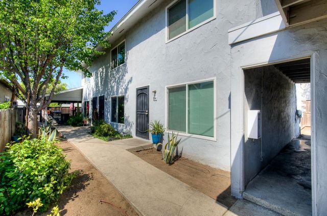 402 N Poplar Avenue, Fresno, CA 93701