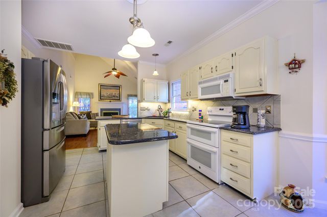 6709 Fairhope Court, Charlotte, NC 28277