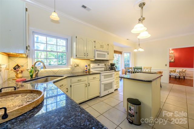 6709 Fairhope Court, Charlotte, NC 28277