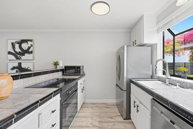 30 Eddystone Court, Redwood City, CA 94065