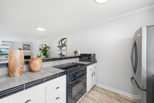 30 Eddystone Court, Redwood City, CA 94065