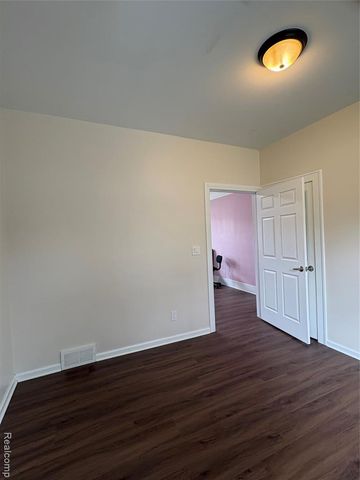 2175 W Auburn Road, Rochester Hills, MI 48309
