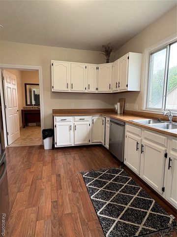 2175 W Auburn Road, Rochester Hills, MI 48309
