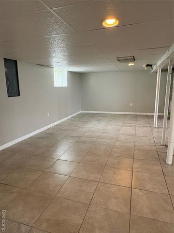 2175 W Auburn Road, Rochester Hills, MI 48309