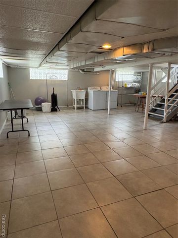 2175 W Auburn Road, Rochester Hills, MI 48309