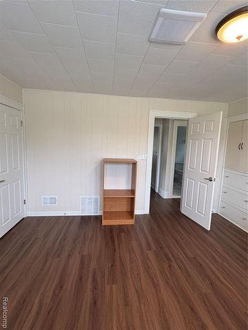 2175 W Auburn Road, Rochester Hills, MI 48309