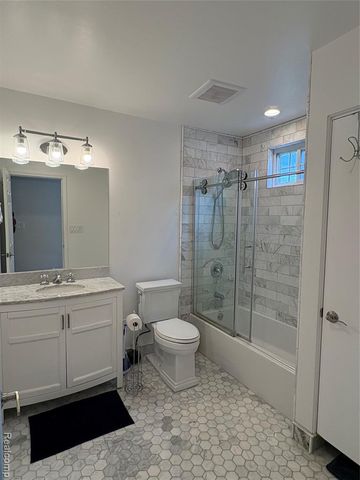 2175 W Auburn Road, Rochester Hills, MI 48309