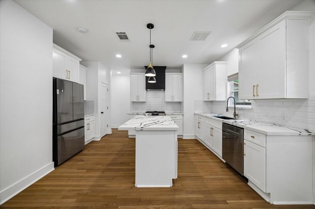 207 Tabor Street, Houston, TX 77009