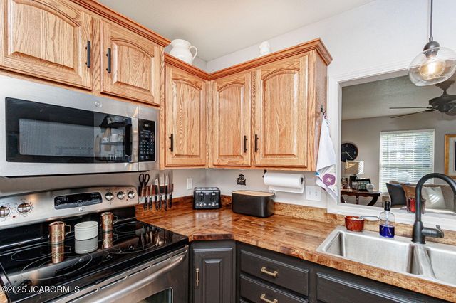 617 BUCKSKIN DRIVE, Jefferson City, MO 65109