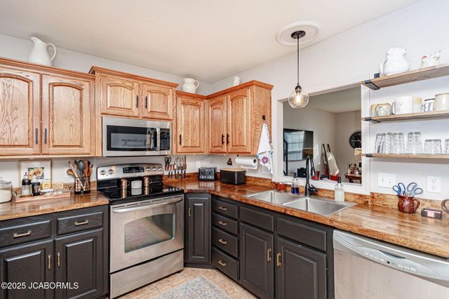 617 BUCKSKIN DRIVE, Jefferson City, MO 65109